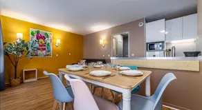 Disneyland Appartements familial avec piscine intérieur chauffé, parking gratuit A 5 minutes des parcs - Image 3