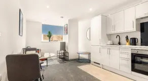 Stylish 1 BED Apartment in Central Hull - Image 3