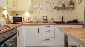 Willow Wood - Image 5