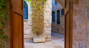 Artist Quarter Guesthouse B&B - Image 3