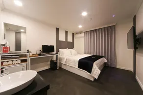 Prince Motel - Image 2