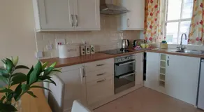 Kings Arms Holiday Apartments - Image 5
