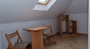 Mansarda mica cu baie proprie - Image 5