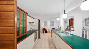 Modern 4B Family-Friendly Home in Robertson QLD - Image 3