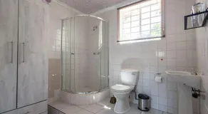 Ulifalodge whitehouse - Image 3