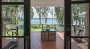 Getaway Lakefront Environmental House on Lake Macquarie with Water View - Image 3