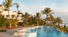 Spectacular Beachfront at veneros fully staffed - Image 3