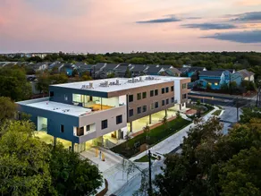 Upstay: Modern & Pet-friendly 2BR Home near SoCo - Image 4