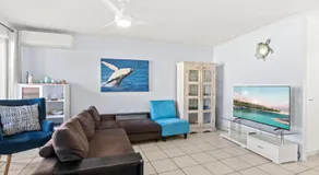 Lindomare Unit 1, 11 Orvieto Tce, Kings Beach - Image 3