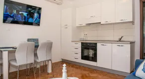 Apartment Pebbles - With Jacuzzi - Image 5