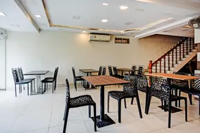 OYO Flagship 80647 Hotel Rose - Image 4