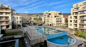 Sorrento Pool View Apartment - Image 3