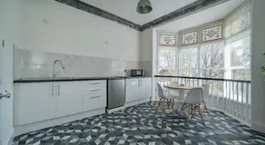 Casbah Coffee Club Suites - Image 2