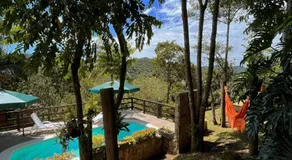 Sítio com piscina, churrasqueira, lareira, fogão à lenha, mesa de sinuca e vista para as montanhas - Image 3