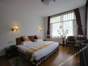 Wolong Riverside Manor - Image 2