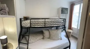 Bright and renovated 2-room apartment, Center - Image 4