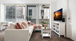 Bright 2-Bed Home with Secure Parking - Image 2