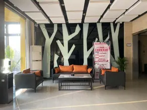 Meet Light Luxury Hotel (Xushui No. 2 Middle School Railway Station Branch) - Image 3