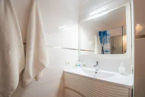 Apartamento en Primera Línea de Playa - Image 2