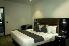 Atlantic Hotels & Bayleaf Restaurant - Image 2