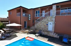Family friendly stay with pool and game room - Image 5