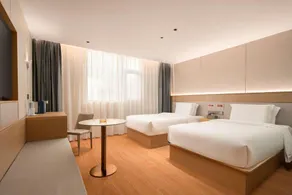 First Encounter Hotel - Image 4