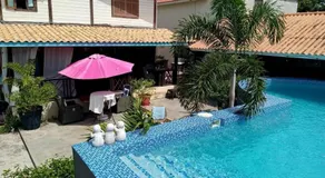 Curacao International Airport Island House Lodge - Image 3