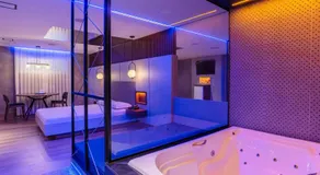 Motel Aquarius (Adults Only) - Image 3