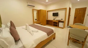 Palm Glow Resort - Image 2