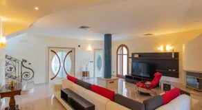 House Nicasia: villa con piscina - Image 2