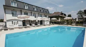 Aquavista Residence - Lake & Poolside Vacation Homes - Image 4