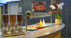 Hotel CIS Paris Maurice Ravel - Image 5