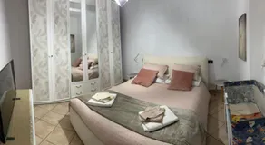 Seal Home - Image 2
