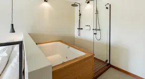 Van Heeckeren City Centre Jacuzzi Lofts - Image 4