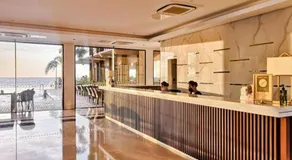 Awesome Hotel - Image 3