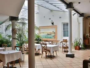 Manor Boutique Hotel - Image 2