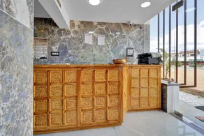 OYO Flagship Hotel Ashoka Grand - Image 4