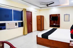 Hotel O Rae Bareli Railway Junction Formerly Nova Resorts & Luxury Farm - Image 2