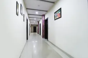 OYO 60255 Hotel Mayur - Image 5