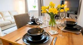 2-Bed Flat Near Shrewsbury Hospital, inc Parking - Pass the Keys - Image 5