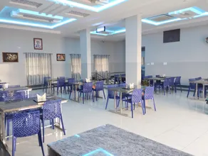 Hiramani Hotel - Image 4