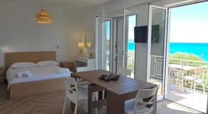 BELVEDERE SUITES Vista Mare, Eleganza e Comfort - Image 2