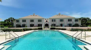Windsor Lodge Unit 20, studio, 1BR 1BA close to the beaches, pool access - Image 3