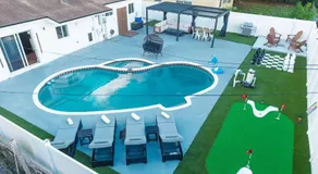 Escape to Private Poolside Bliss - Image 4