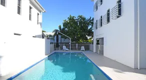 Lux Beach Front Apartment - Image 5