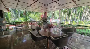 Tauro estate stay - Image 4