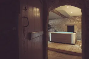 Gîte-de Luxo-Hidromassagem-Terraço - Image 3