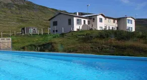 Hótel Laugarhóll with natural hot spring - Image 5