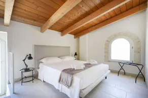 Palazzo della Torre 205 – Cozy Sea View Suite - Image 2
