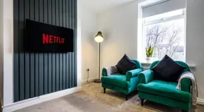 Homely 2 Bed Close to Leeds City Center by 53 Degrees Property, Sleeps 3 - Image 5